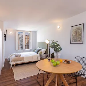 staycenter-gothic-apartments-studios.topbarcelonahotels.com/